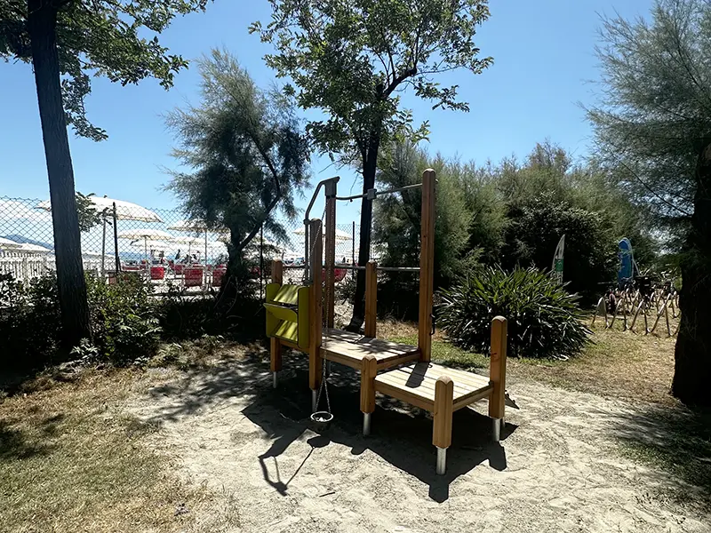 Parco giochi in legno a Fiumaretta